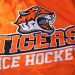 HockeyTeam_SPORTS_NoraFujita-Yuhas1