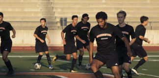 Men’s soccer wins against Cal Lutheran 2–1, breaking four-game losing streak