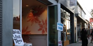 Small businesses struggle to stay open during pandemic