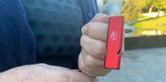 ERNC distributes safety whistles to Asian American senior neighbors