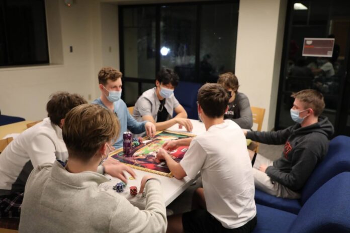 boys play poker