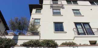 Nude man sighting by Berkus Hall: ‘See something, say something’ Nude Person