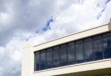 California SB 98 requires notification of immigration enforcement presence on college campuses