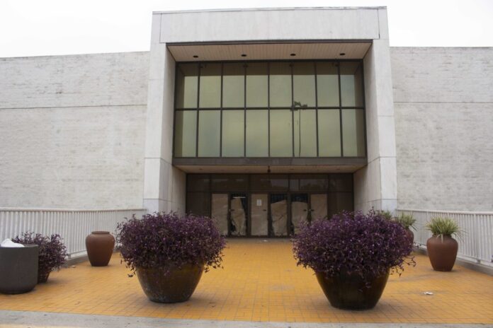 Eagle-rock-plaza_community_Shiffler1