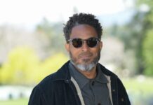 Dexter Story encourages students to open themselves to music