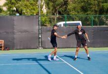 Photo Essay: Men’s tennis comeback against Colby